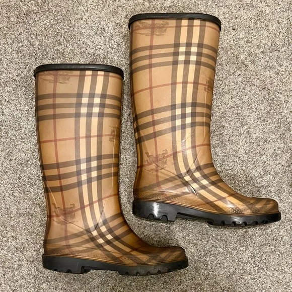 Burberry Shoes Burberry Nova Check Rain Boots Size Poshmark